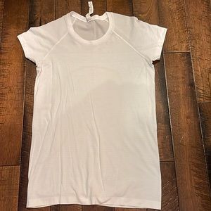 Lululemon swiftly tech white T-shirt